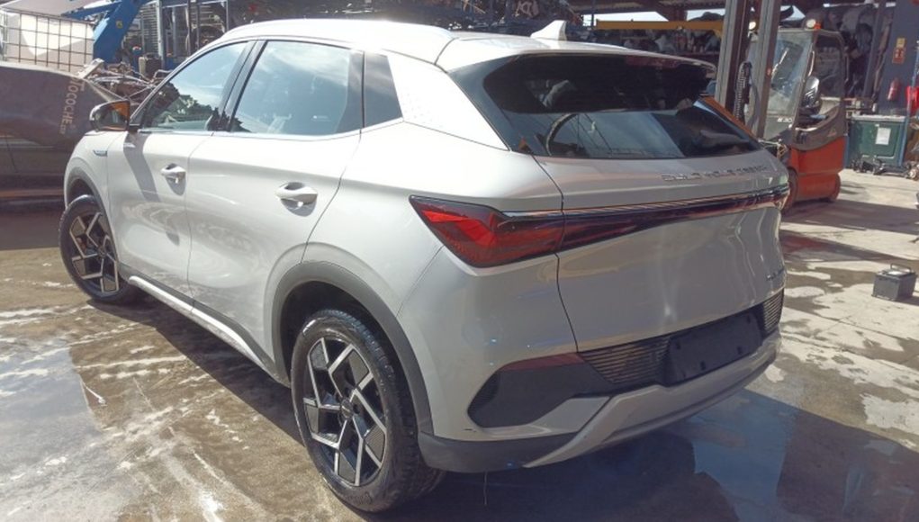 Un BYD laisse sans voix les ouvriers de la casse Un BYD laisse sans voix les ouvriers de la casse : pour ces raisons, la marque chinoise peut prendre d'assaut l'Europe