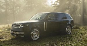L’Overfinch Holland & Holland Range Rover est essentiellement une armoire à armes V8 L'Overfinch Holland & Holland Range Rover est essentiellement une armoire à armes V8