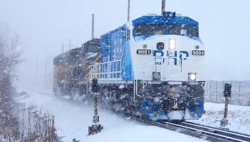 Ces trains électriques dotés de batteries de 7 MWh visent Ces trains électriques dotés de batteries de 7 MWh visent à mettre fin aux émissions des locomotives diesel dans les mines