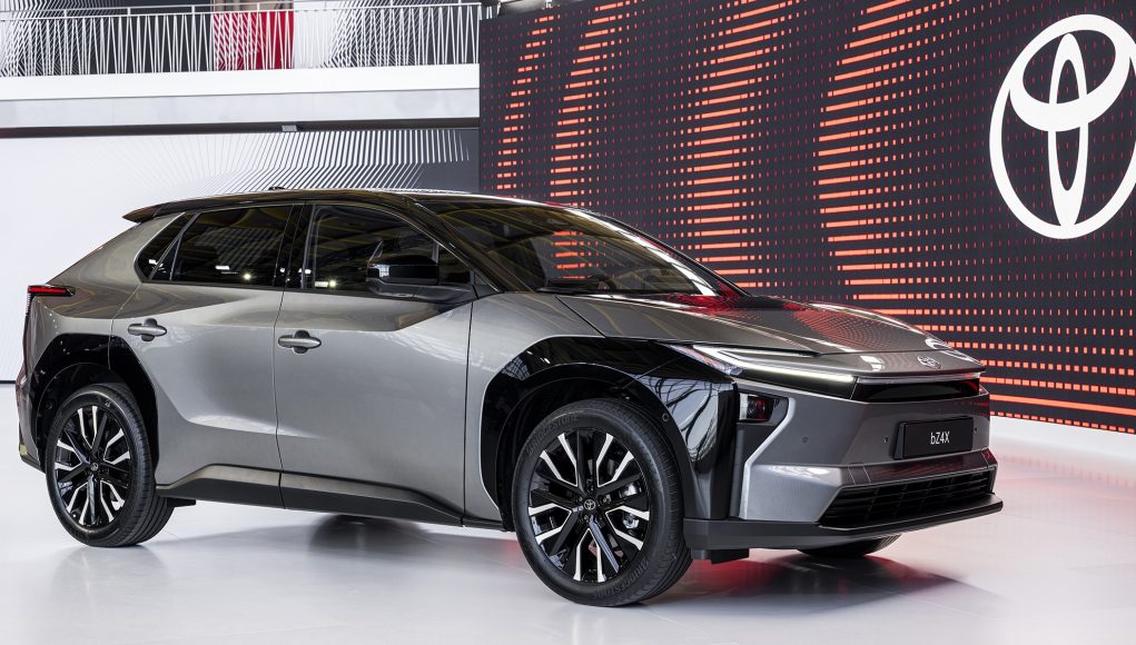 Toyota avance un peu plus lentement que les autres, mais Toyota avance un peu plus lentement que les autres, mais prépare déjà un déploiement de recharge pour les voitures électriques et les PHEV en Europe