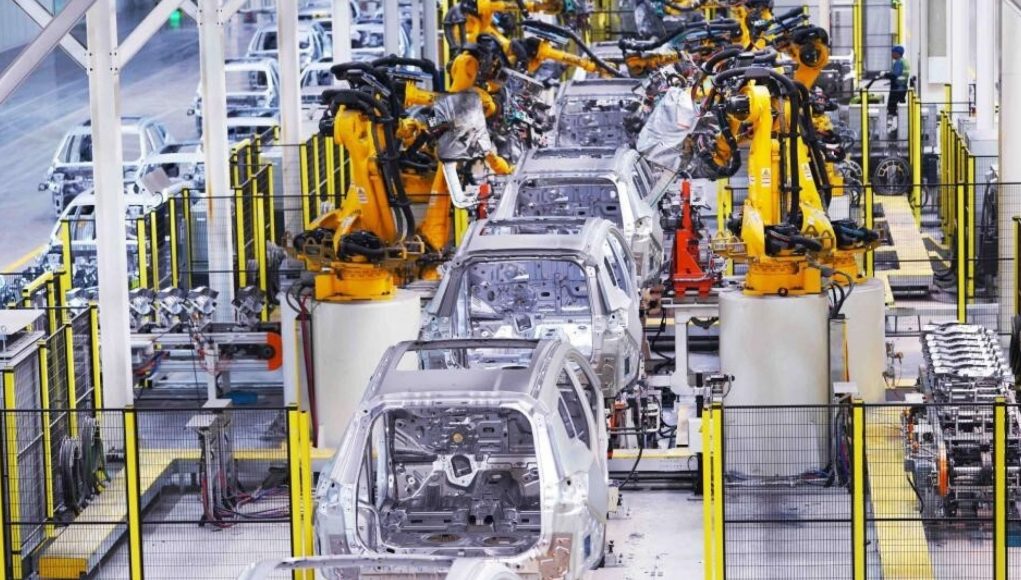 Avec 15 000 000 de voitures fabriquées en 27 ans Avec 15 000 000 de voitures fabriquées en 27 ans et 97% d'automatisation, cette usine est consolidée comme une référence mondiale