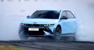 Un responsable Porsche : "Nous avons beaucoup appris de la Hyundai Ioniq 5 N, ils l’ont vraiment bien rendu" Un responsable Porsche : "Nous avons beaucoup appris de la Hyundai Ioniq 5 N, ils l'ont vraiment bien rendu"
