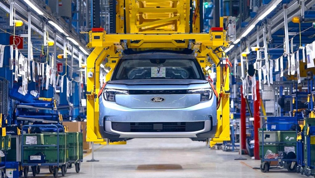 Avec un budget de 3 000 000 000 €. Ce Avec un budget de 3 000 000 000 €. Ce pays européen récupère et étend les aides à l'achat de voitures électriques et hybrides rechargeables