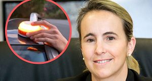 Ana Blanco, directrice adjointe de la DGT, indique qu’« à partir de janvier, ceux qui auront des balises V16 non connectées seront condamnés à une amende de 80 euros ». Ana Blanco, directrice adjointe de la DGT, indique qu'« à partir de janvier, ceux qui auront des balises V16 non connectées seront condamnés à une amende de 80 euros ».