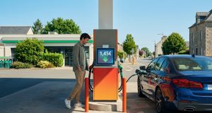 Baisse des prix de l’essence en France : enfin la chute ?