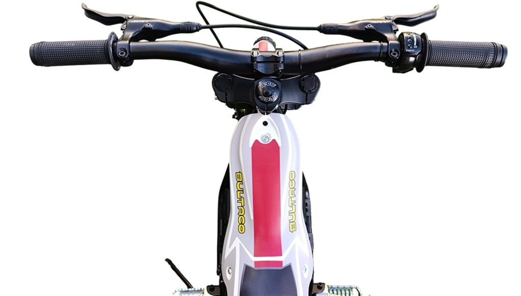 Le retour de Bultaco n'est pas ce à quoi on Le retour de Bultaco n'est pas ce à quoi on s'attend, mais pour 1 330 € c'est une façon de faire découvrir aux plus petits le monde de la moto