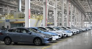 Interdiction de consommer plus de 15,1 kWh : la mesure extrême qui va changer à jamais la voiture électrique Interdiction de consommer plus de 15,1 kWh : la mesure extrême qui va changer à jamais la voiture électrique