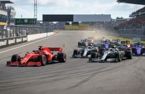 Départ du GP de Grande-Bretagne 2026 : l’envolée de Leclerc Une Formule 1 Ferrari en tête au départ d'une course, suivie par un peloton de voitures sur le circuit de Silverstone.