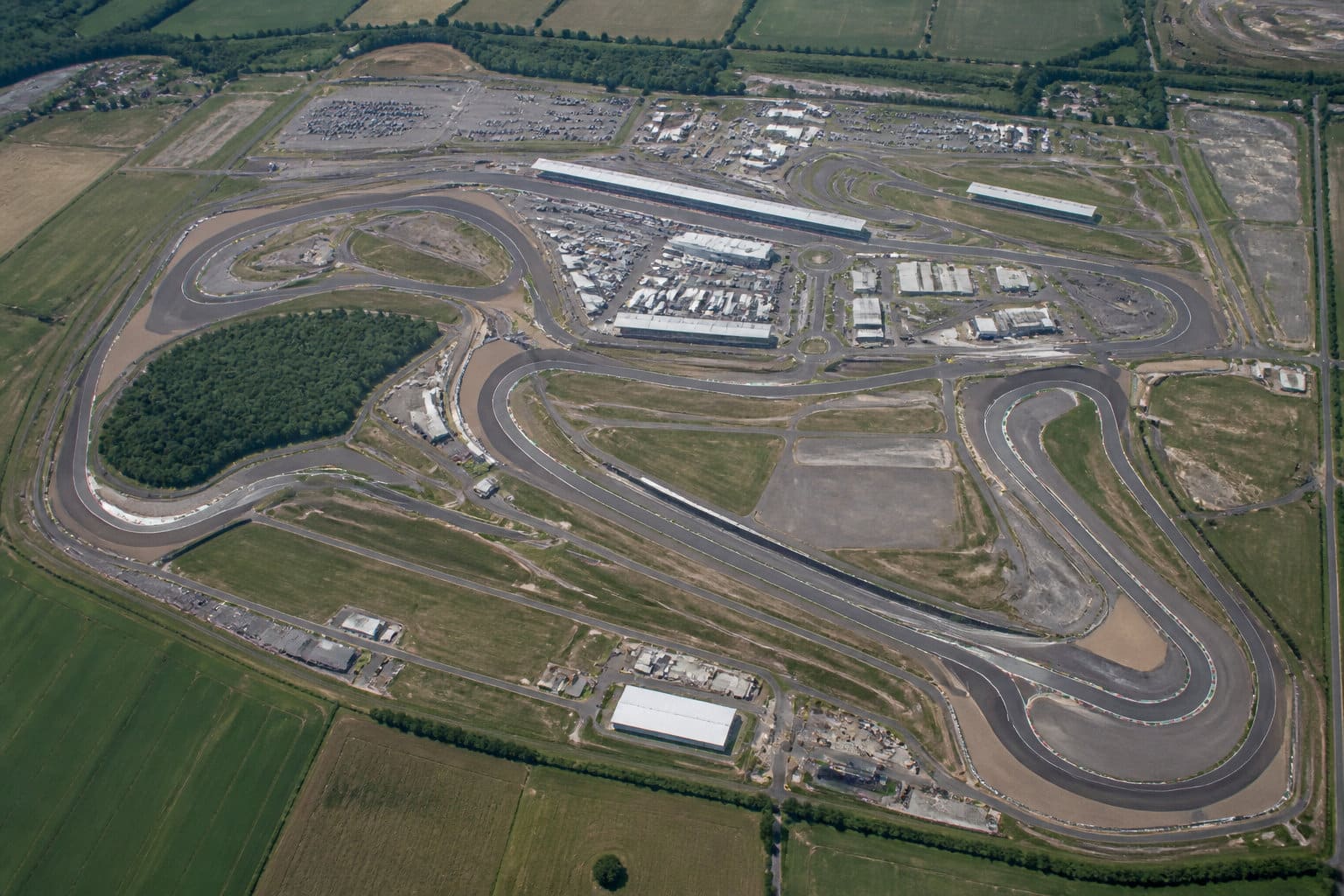 Contexte tactique et spécificités du tracé de Silverstone