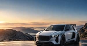 Peugeot E-T16, hommage à la 205 T16 et préfiguration de la e-208 Concept-car blanc Peugeot E-T16 garé au sommet d'une montagne rocheuse lors d'un coucher de soleil spectaculaire.